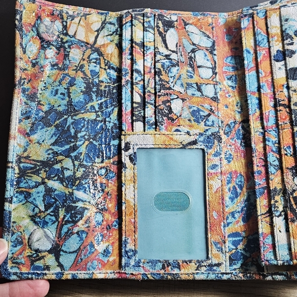HOBO Multicolor Abstract Wallet - Picture 3 of 4